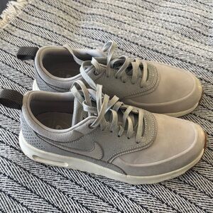 Nike Light Gray Athletic Shoes